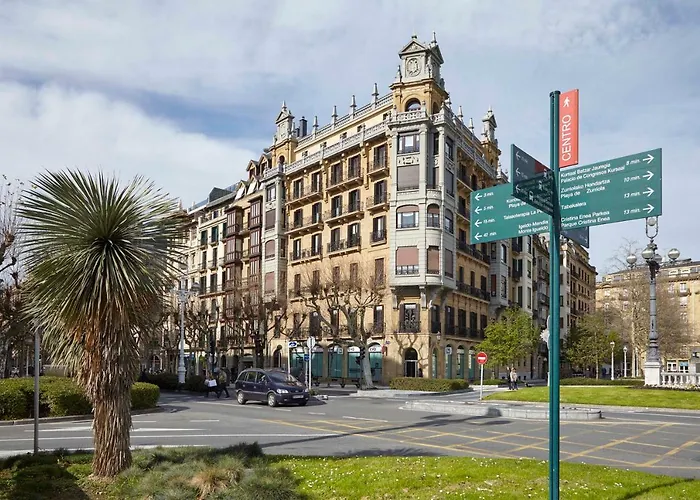 Avenida By Feelfree Apartment